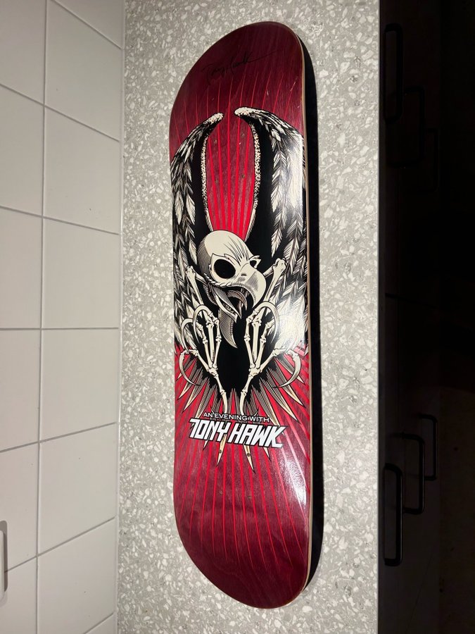 Signerad Tony Hawk Birdhouse Skateboard