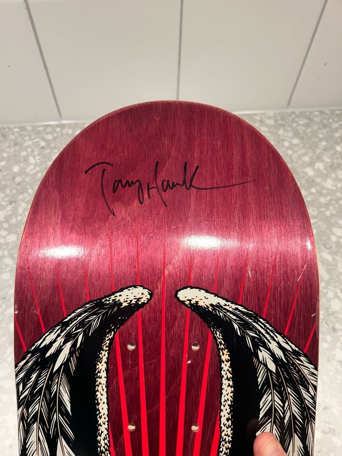 Signerad Tony Hawk Birdhouse Skateboard