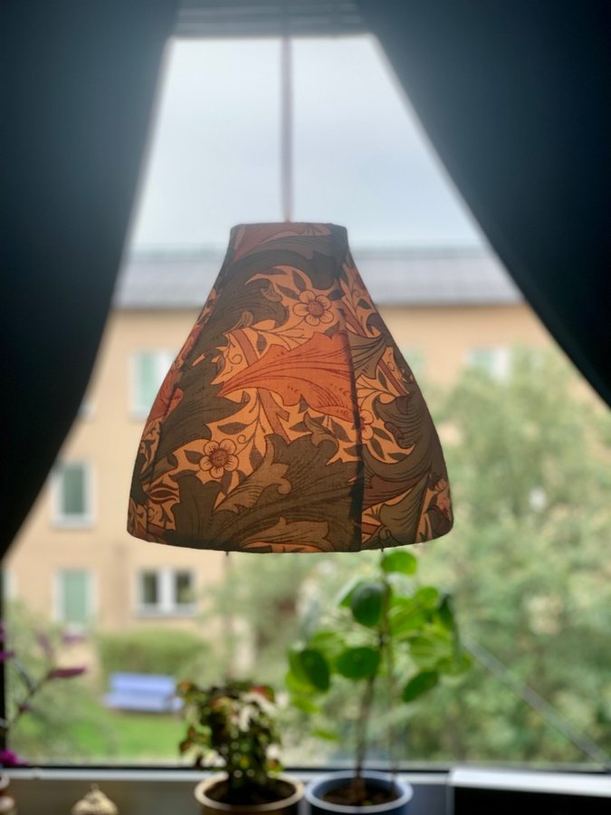 William Morris taklampa (skärm till golv/fönsterlampa)
