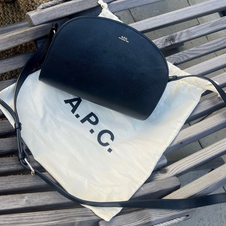 APC Demi Lune läderväska