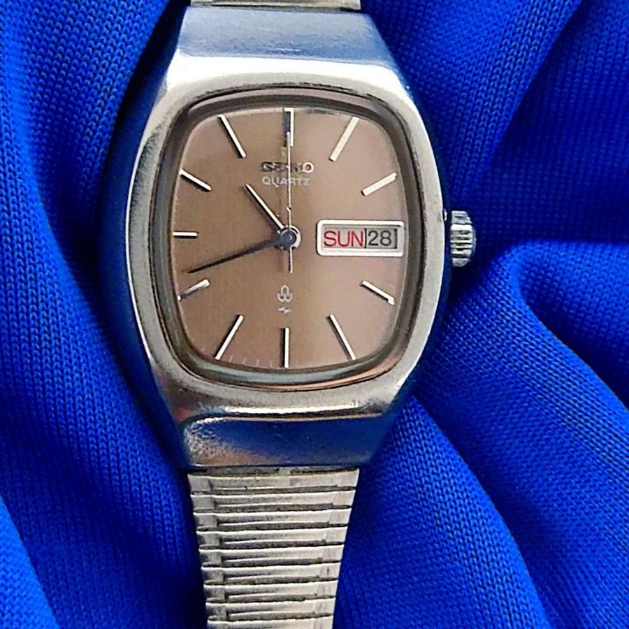 Seiko Quartz king 1976 vintage rare JP/EN calendar