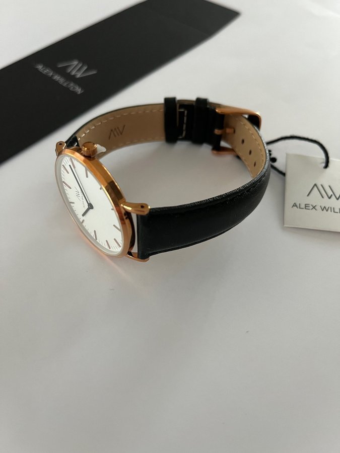 ALEX WILLTON WATCH London 36 mm Roseguld med Svart läder band