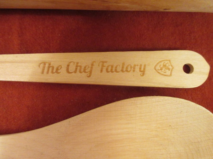 RETRO TRÄKAVEL FRANSKA TRÄSLEVAR "THE CHEF FACTORY LYON" TRÄSLEV