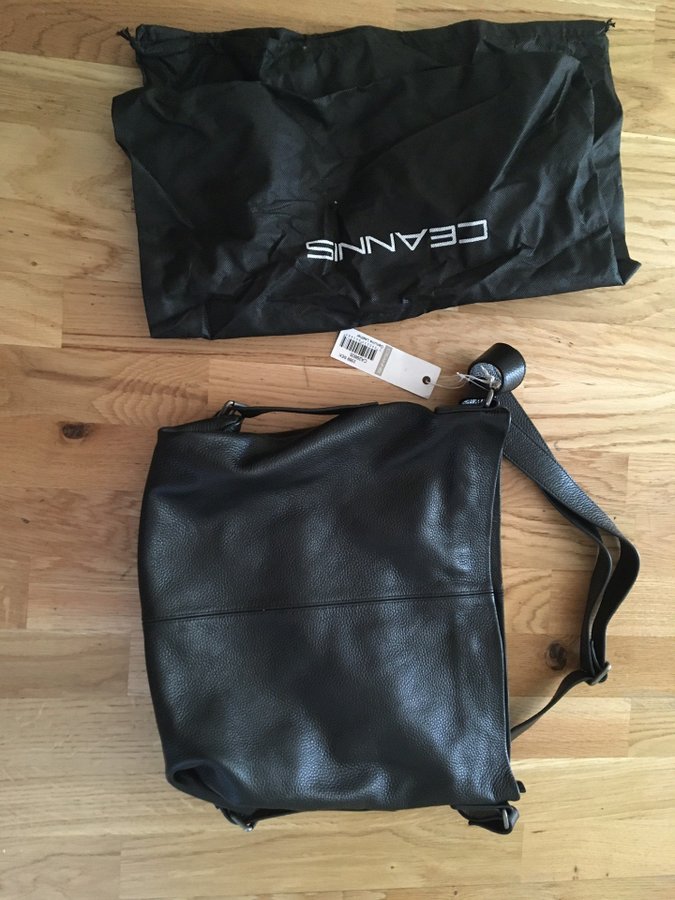 Shoulder Bag Grained Leather Black