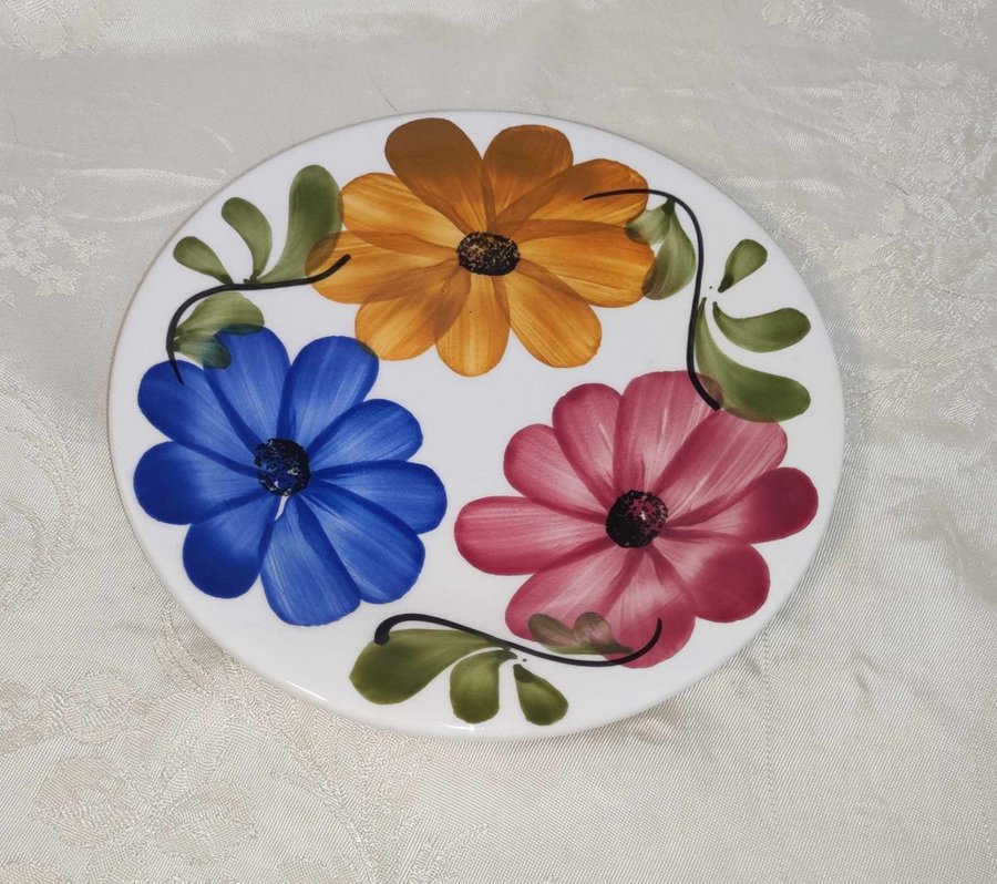 En retro tallrik handmålade Ceramica Galba Italy