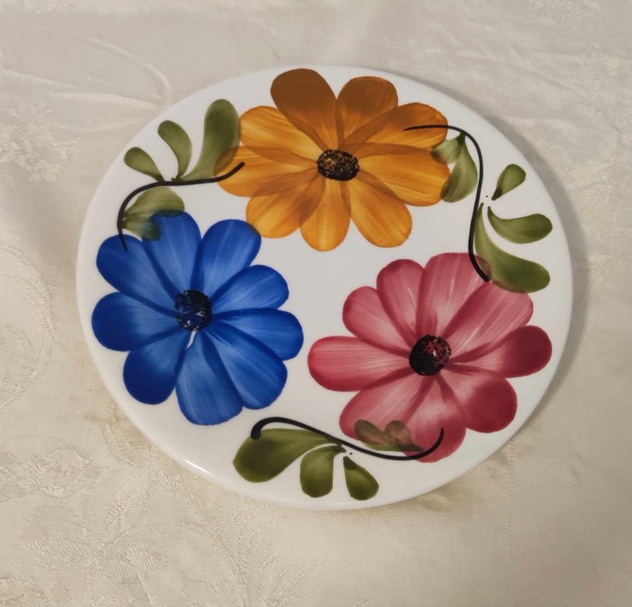 En retro tallrik handmålade Ceramica Galba Italy