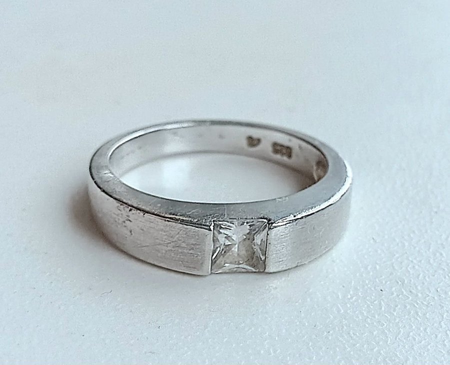 Mycket Vacker Ring Sterling Silver Med Bergskristall 16½mm Ø 314 GRAM!