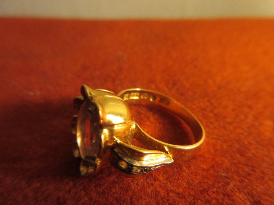 VINTAGE GULD RING 18K ENGELBERT AMETIST/VITA STENARHE KATTFOT 18K A9 (1951)