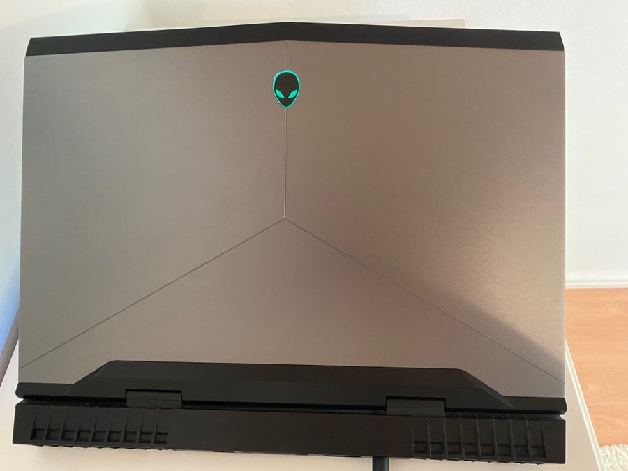 Alienware 17 R4 Gaming Laptop