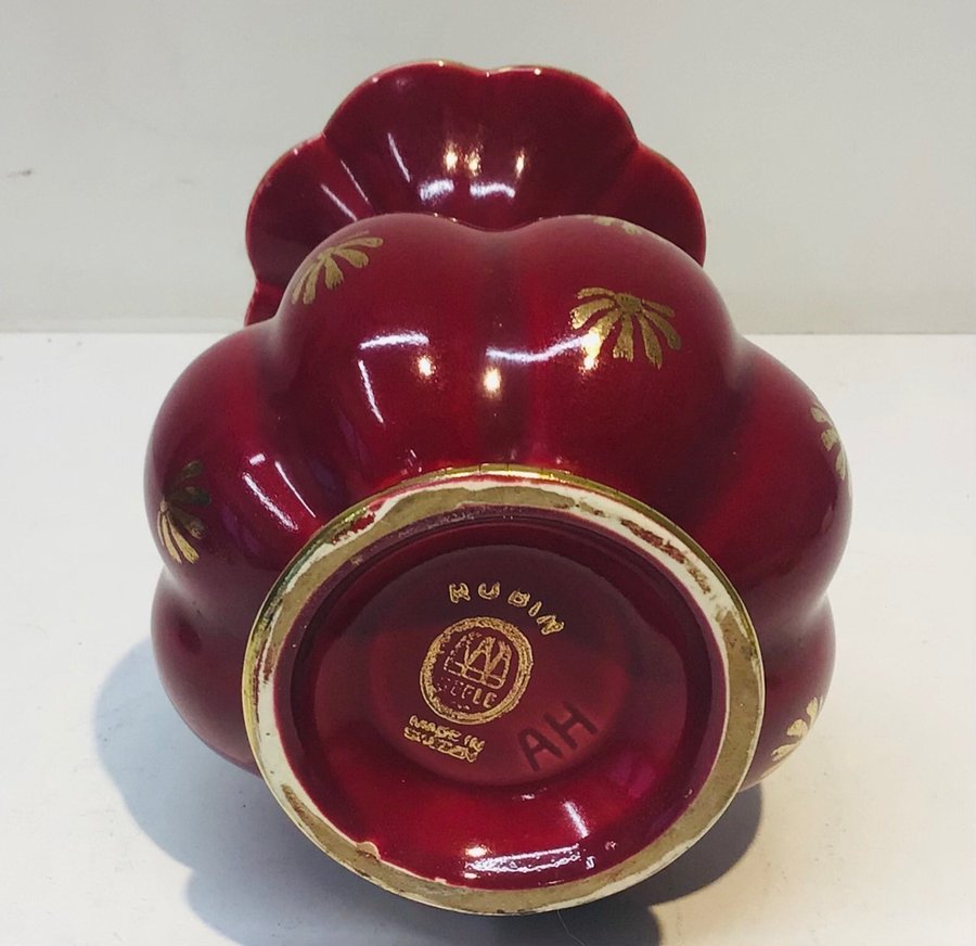 Retro Vintage Vacker Vas av Arthur Percy ” Rubin ” Gefle i fint skick 