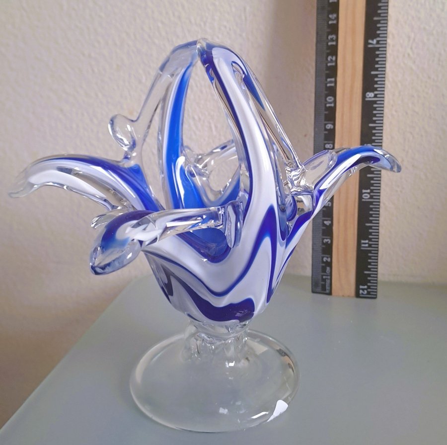 Väldigt vacker konstglas -osignerad Murano?