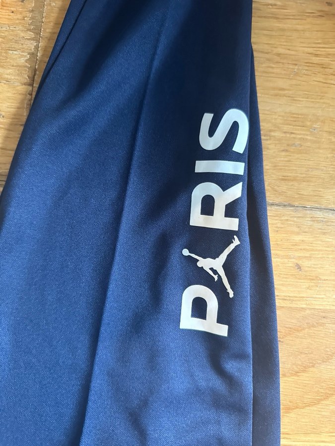 Psg Tracksuit storlek M