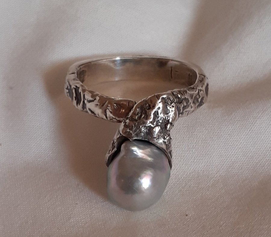 Silverring m vacker blå barock akoya pärla / organisk design form / VINTAGE