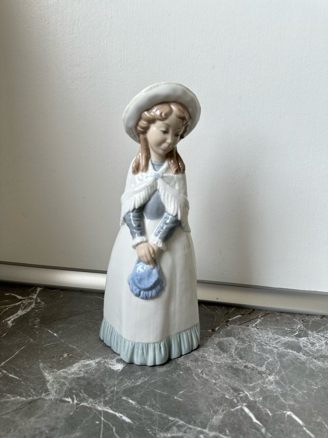 Vintage Figurin - Nao LLADRO Daisa 1982