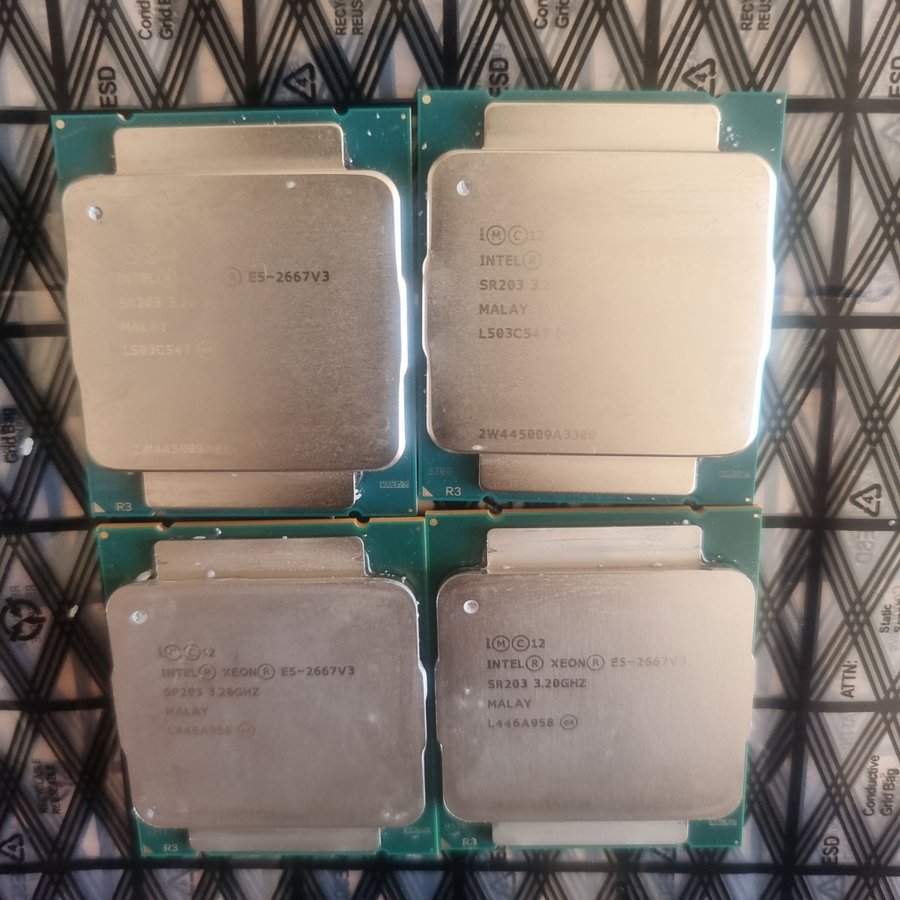4 st Intel Xeon E5-2667 v3 SR203 320GHz 20MB 8-core LGA211-3 CPU processor