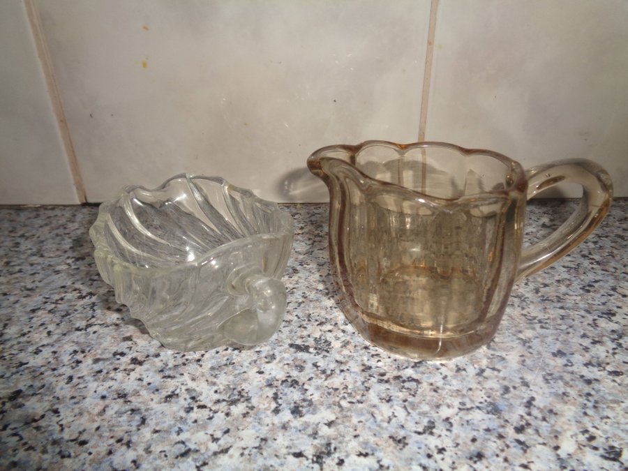 VINTAGE ÄLDRE SOCKERSKÅLAR OCH GRÄDDKANNOR I GLAS