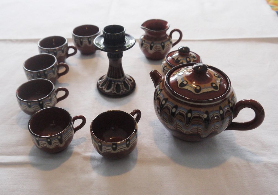 Keramikset litet format Troyan Bulgrian pottery elva delar vintage hantverk