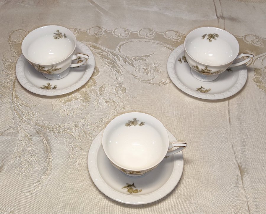 Tre mycket delikat kaffekoppar med fat Rosenthal Maria 1930-tal