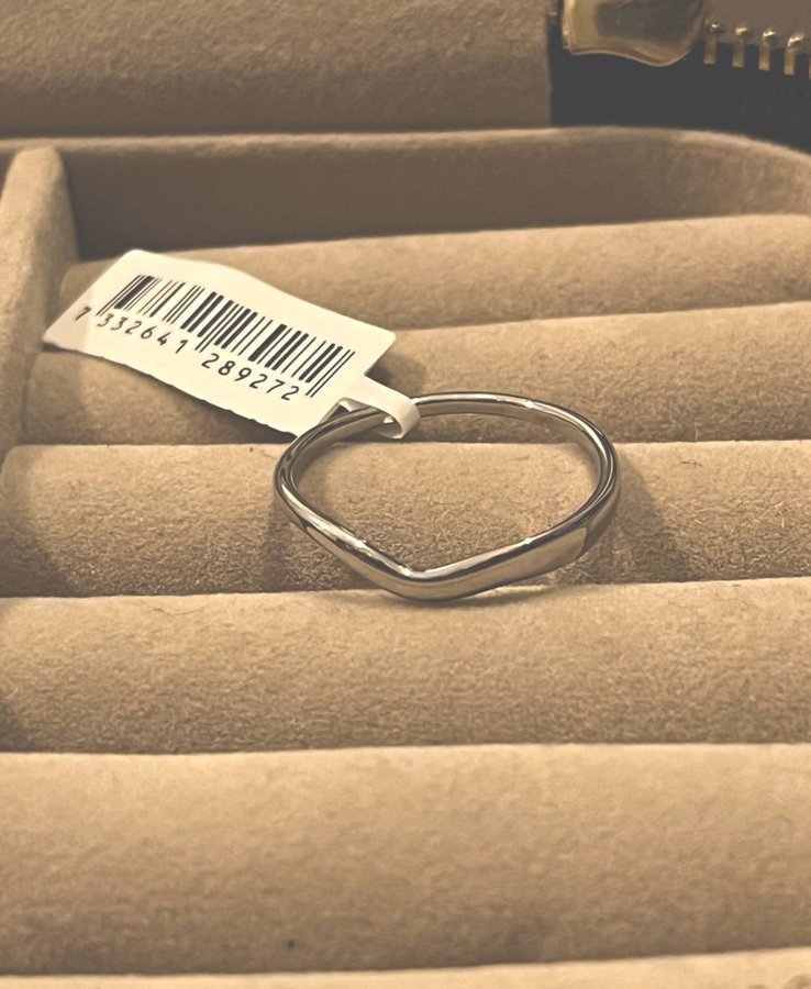 Jättefin oanvänd ring (160 mm) från Edblad