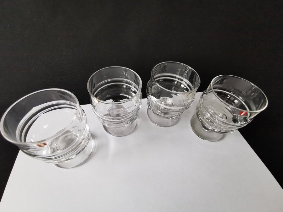 4 st Snapsglas på fot Iittala "Droppring" Timo Sarpaneva