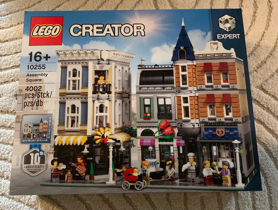 LEGO Creator Expert 10255 Oöppnad