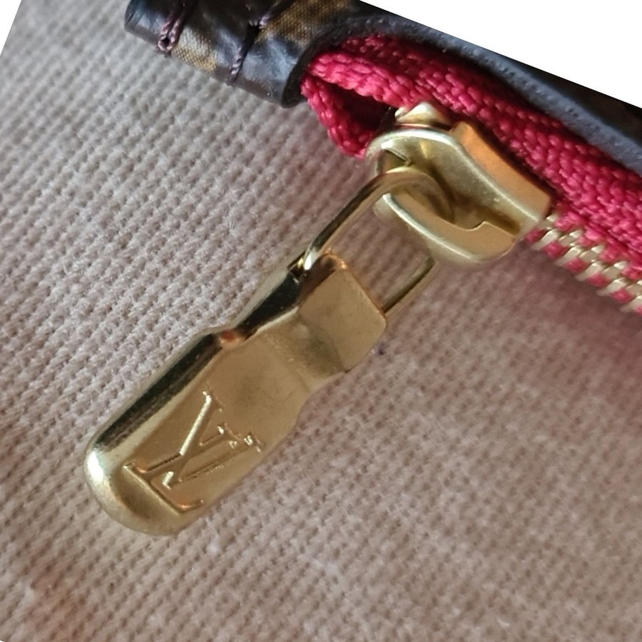 Louis vuitton Neverfull Monogram MM clutch