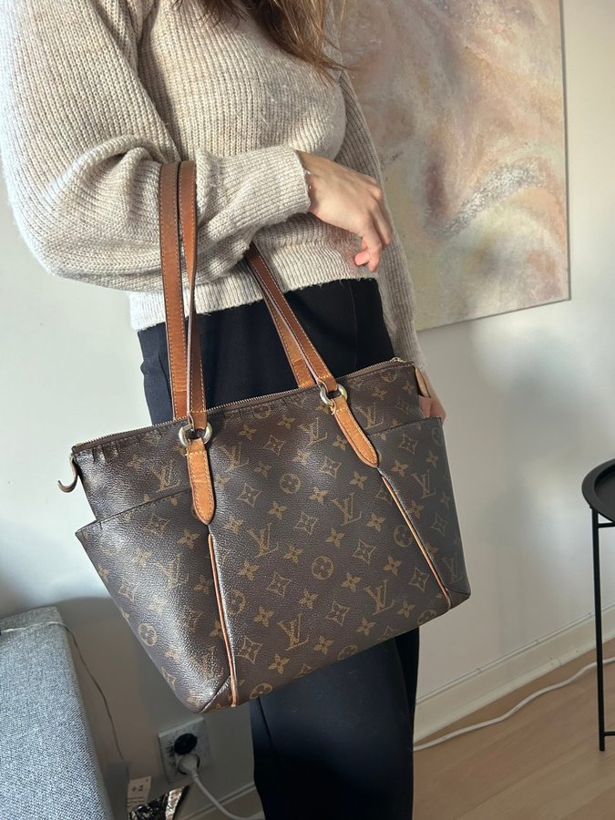 Louis Vuitton vintage monogram totally PM