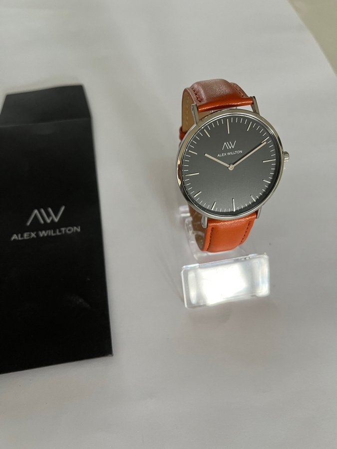 ALEX WILLTON WATCH Ipswich 40 mm Silver med ljusbrunt läderband