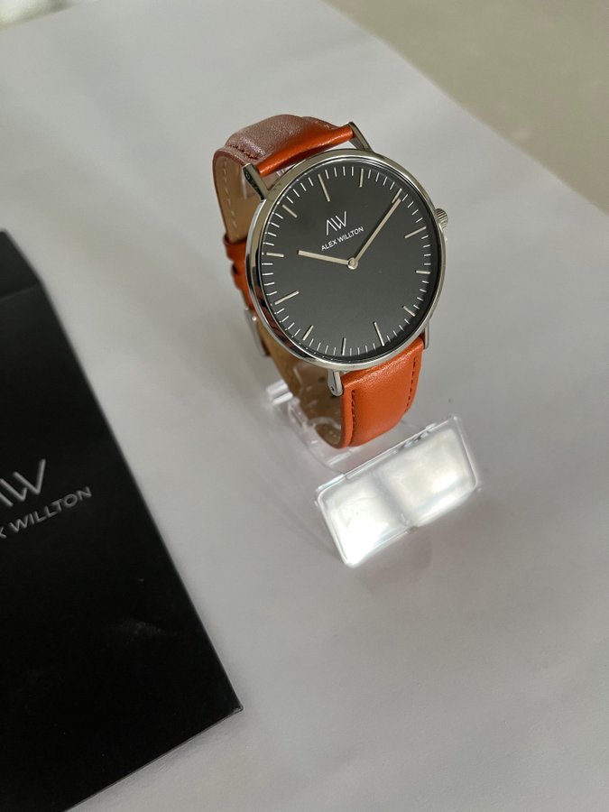 ALEX WILLTON WATCH Ipswich 40 mm Silver med ljusbrunt läderband