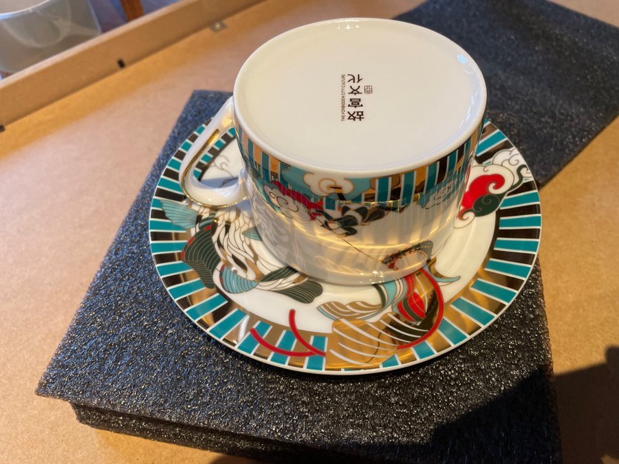 The Forbidden City Culture Koi Fish Kite Tekopp Teacup Saucer Set