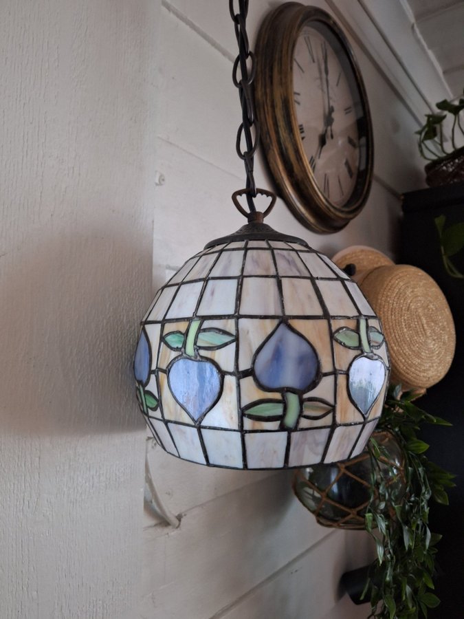 Fönsterlampa-taklampa Aneta Tiffanystil