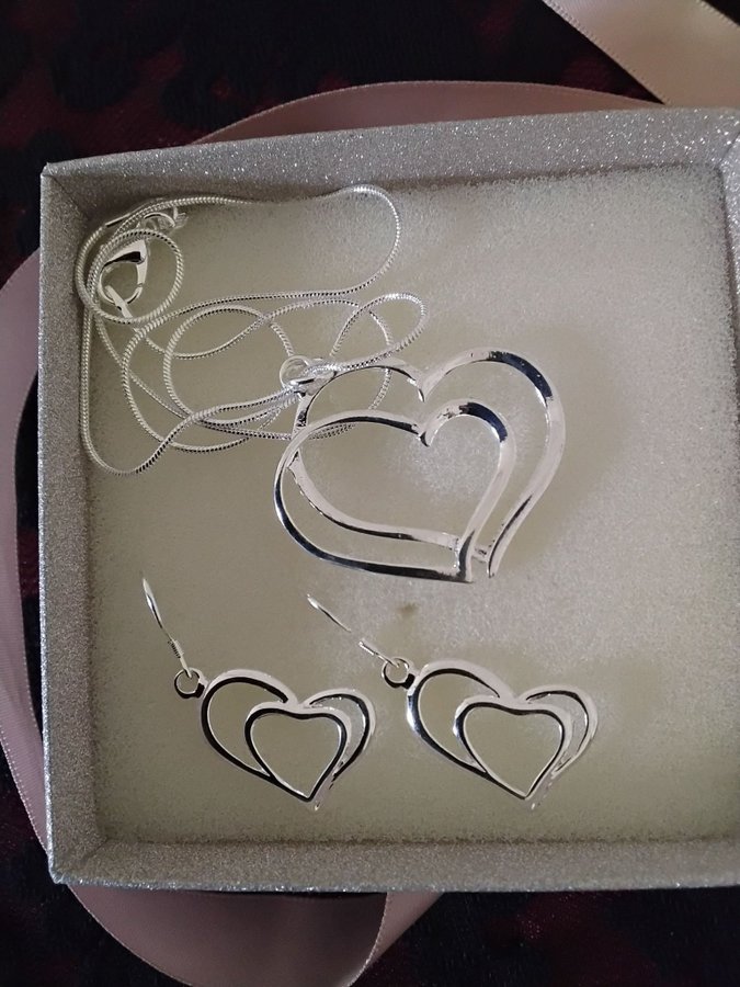 Paket silverhalsband sterling 925 och örhängen 2 hjärtan silverpläterat 925 stä