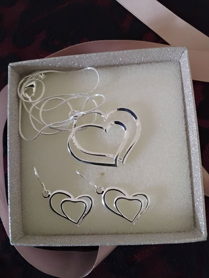 Paket silverhalsband sterling 925 och örhängen 2 hjärtan silverpläterat 925 stä