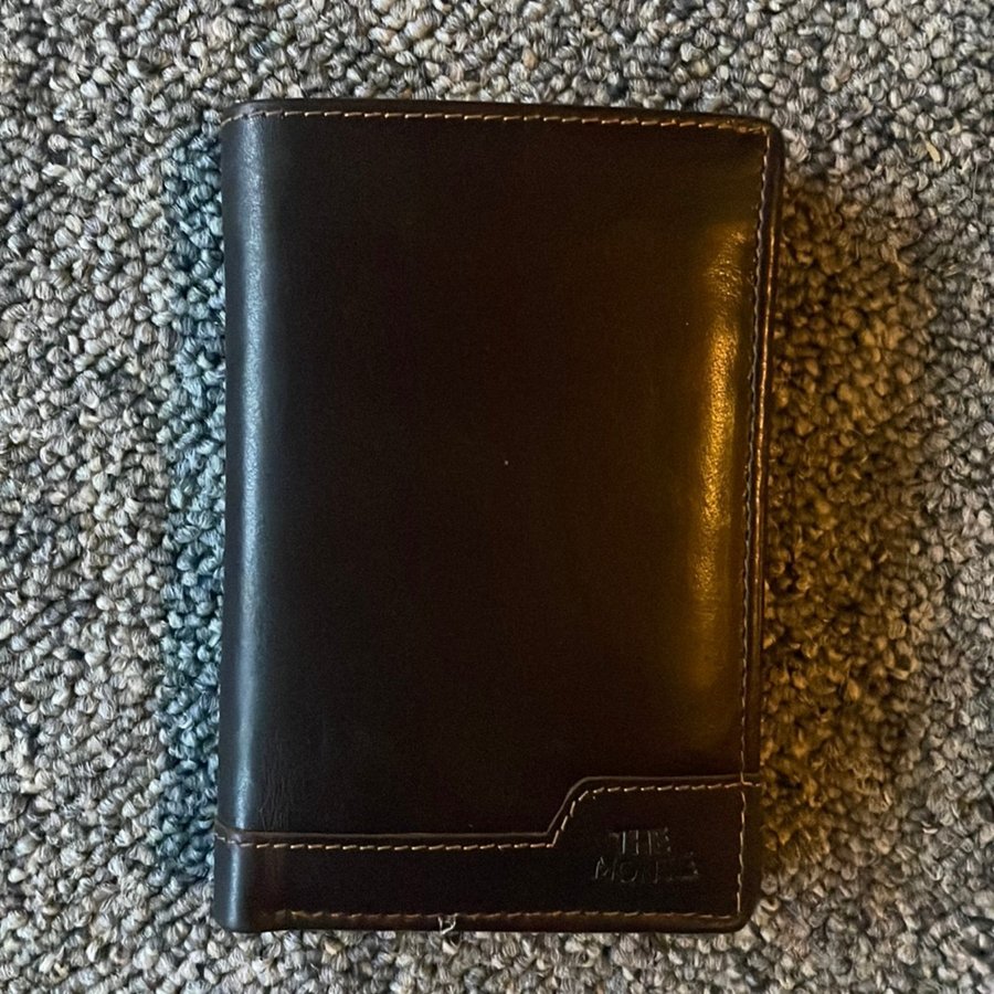 Helt ny oanvänd plånbok i fint läder
