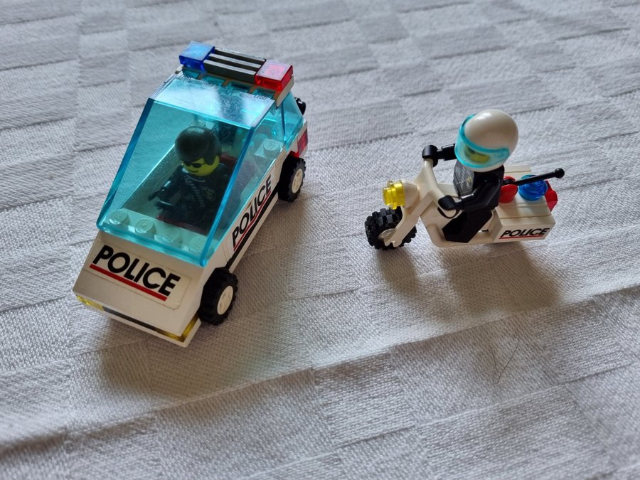 Tre st kompletta polis LEGO set med manualer