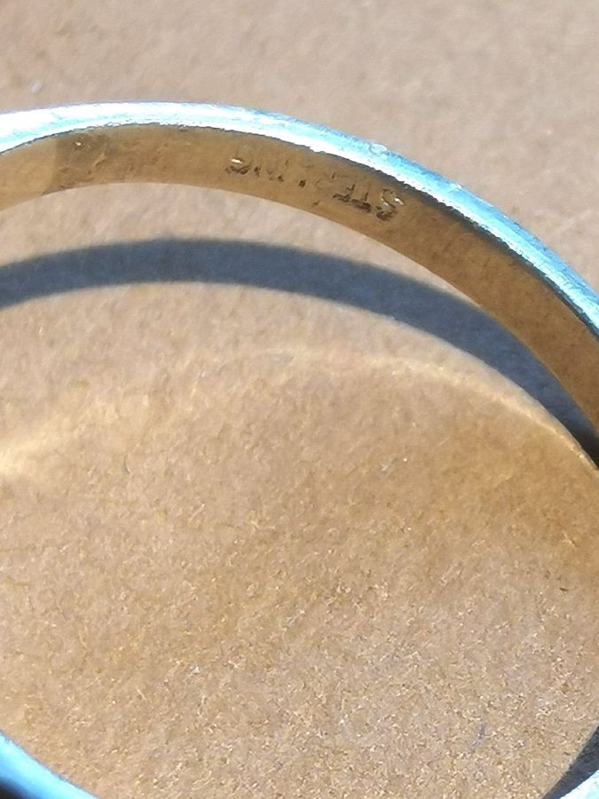 Silver ring stämplat 16 25 mm Svart sten med markasiter