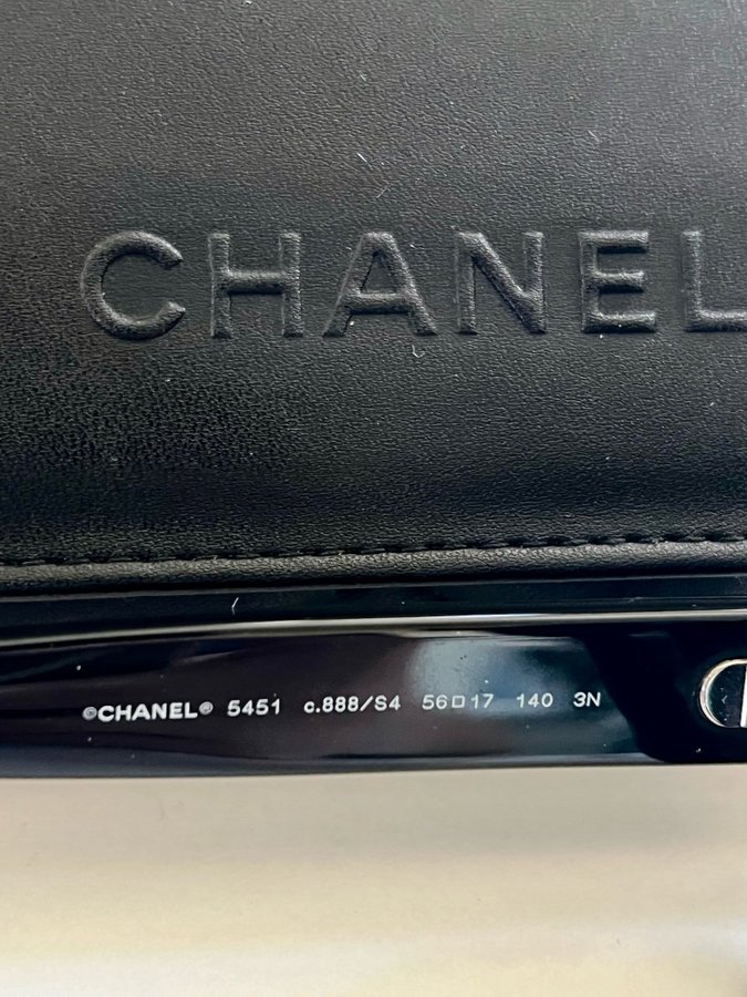 Chanel klassiska solglasögon
