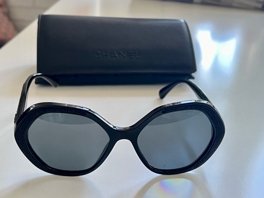 Chanel klassiska solglasögon