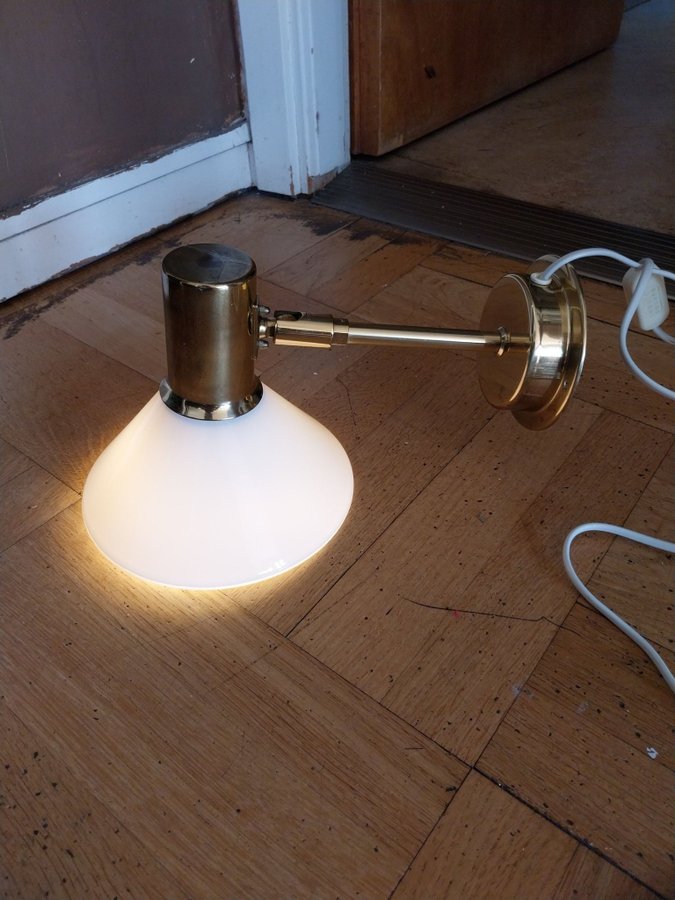 Vägglampa glas och mässing retro ikea