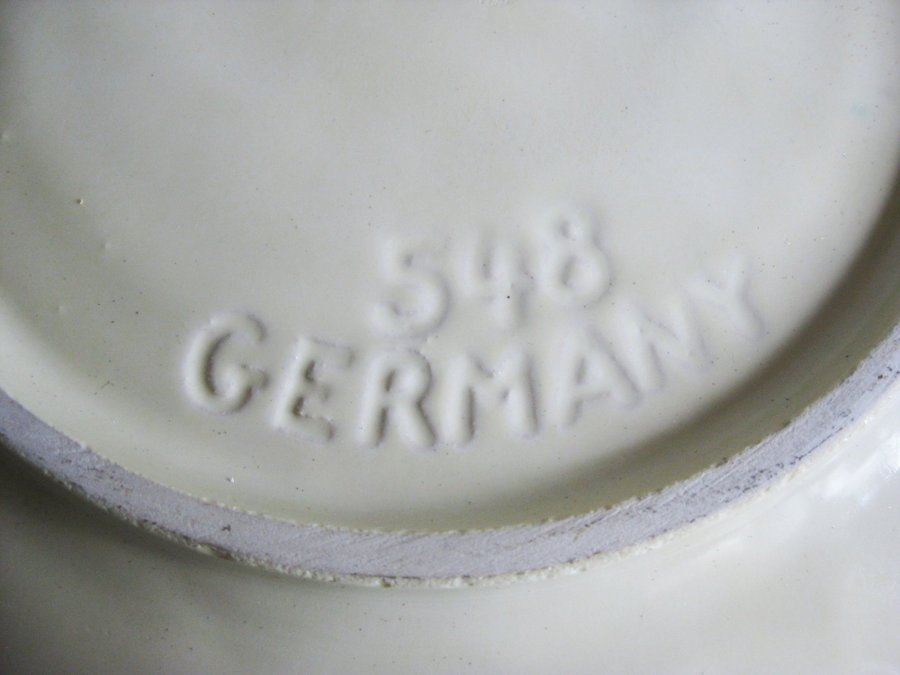 Uppläggningsfat keramik med rinnande glasyr från Germany Jasba nr 548