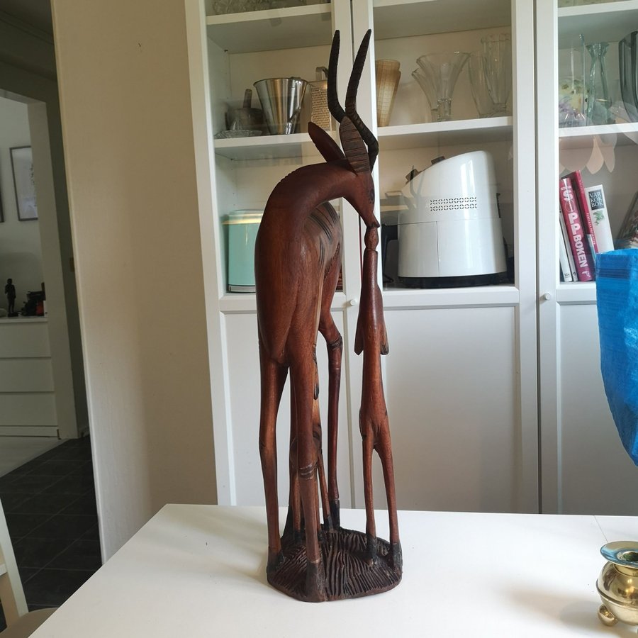 Stor afrikansk träfigurin antilop med 2 kid 68cm hög