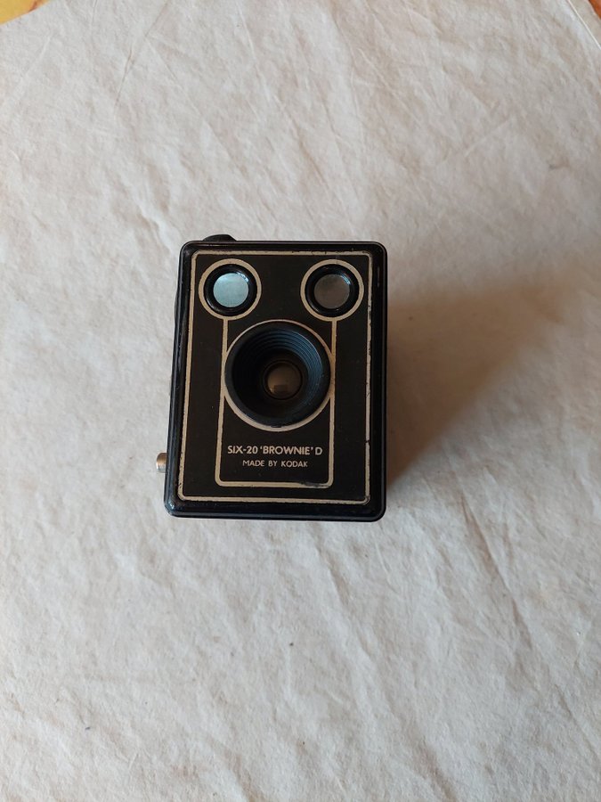 Gammal kamera Kodak Six-20 "Brownie" D