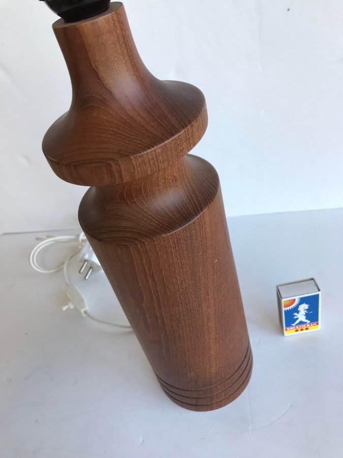 Teak lampfot lampa bordslampa 70-tal retro trä