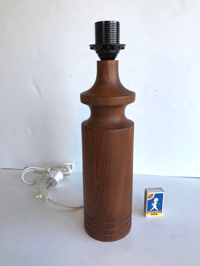 Teak lampfot lampa bordslampa 70-tal retro trä