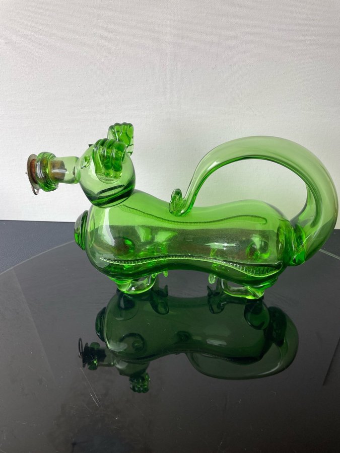 FLASKA glas så kallad fyllehund 1900-tal Grön