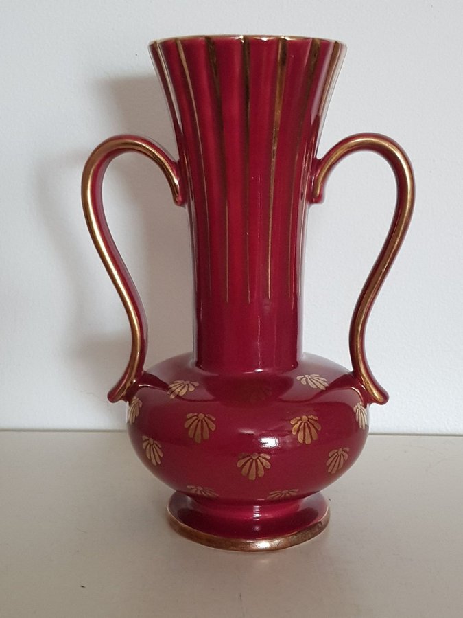 Retro vintage vacker vas/hänkelvas "Röd Rubin" Arthur Percy Upsala Ekeby