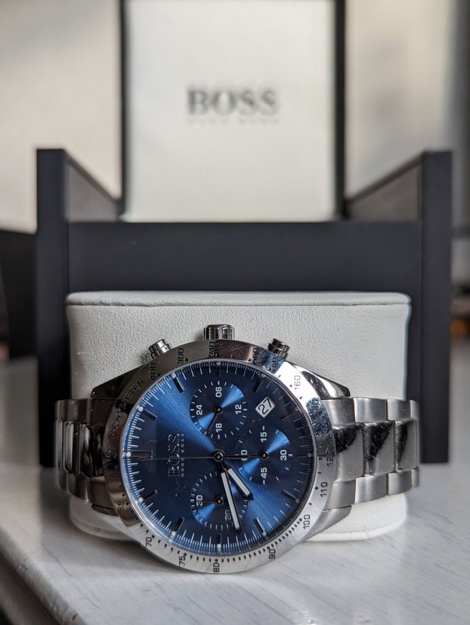 HUGO BOSS Chronograph i fint skick