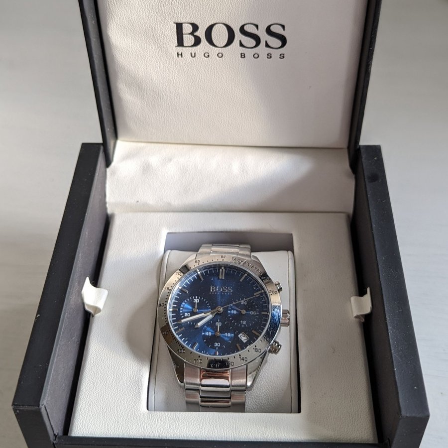 HUGO BOSS Chronograph i fint skick