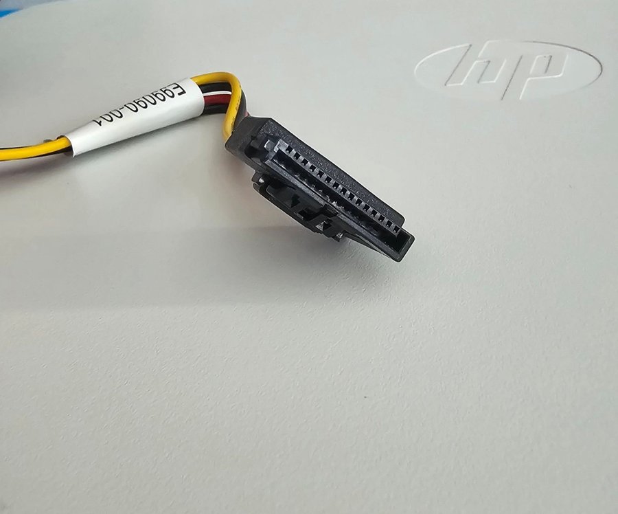 Strömadapter 4-pin Molex till Sata 3 fläkt adaptrar