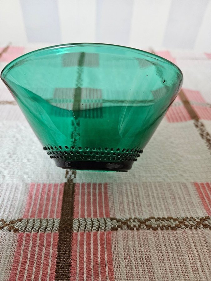 Skål i grönt glas - Retro